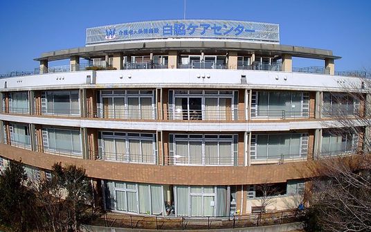 青空の建物外観