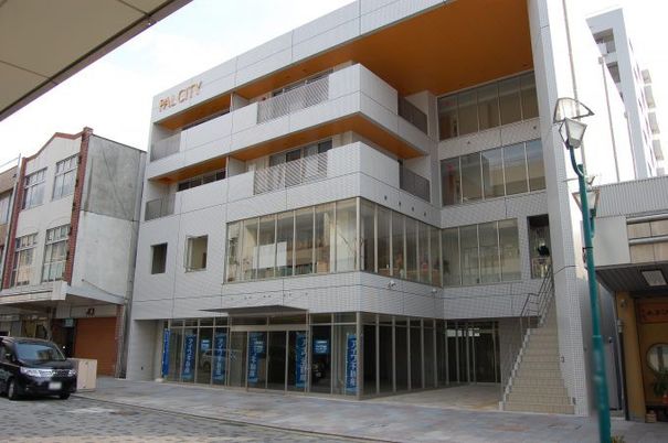3階建ての外観