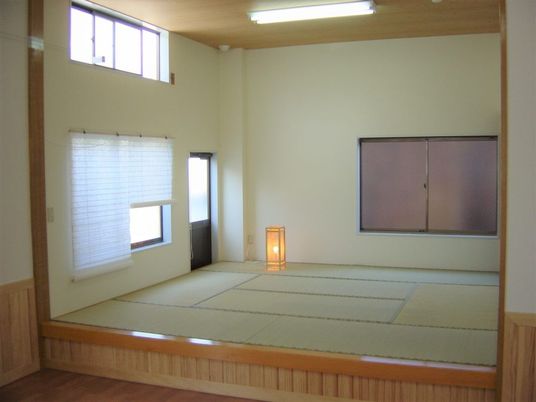 自然光が差し込む和室