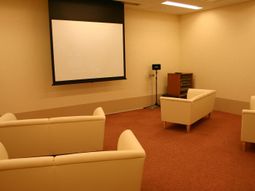 モダンな多目的室