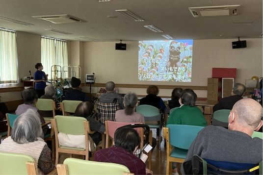 上映会が行われている部屋