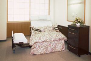 窓際の明るい居室