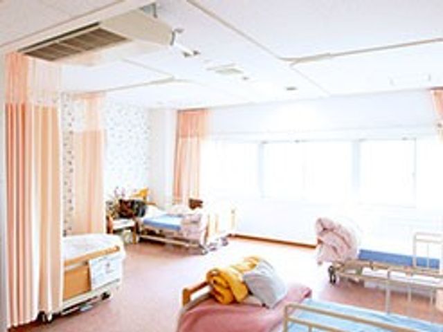 明るい居室 居室 広々とした明るい空間です。自然光がたっぷり入り、快適な環境で過ごせます。