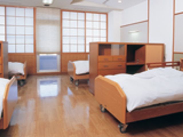 居心地よい居室 居室 自然光が差し込む明るい居室です。広々としており、ゆったりと過ごせます。