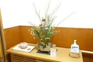 花が飾られたスペース