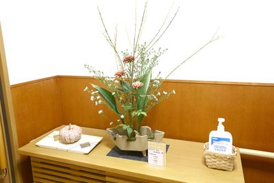 花が飾られたスペース
