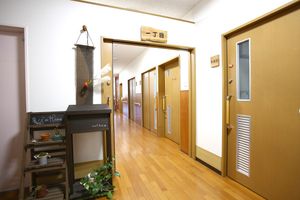 温かみある廊下