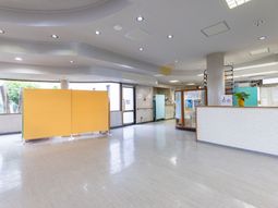 広々としたエントランス