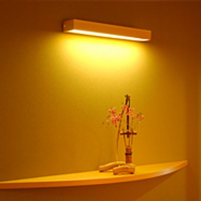 優しい照明の和室