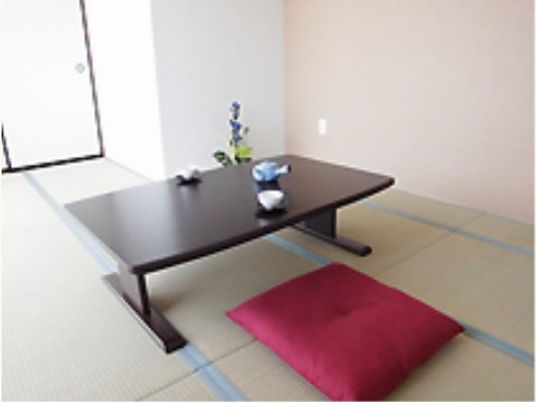 施設の写真 「金谷ケアパークそよ風」の和室。畳を好まれる方に、和室の部屋を用意している。