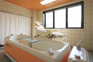 広々とした清潔な浴室
