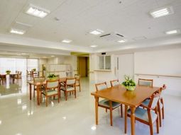 明るいダイニングルーム