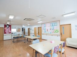 広々とした明るい多目的室