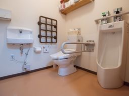 バリアフリーなトイレ設備