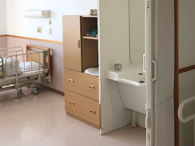 設備が整った空間、居室 居室 清潔感あふれる居室は、快適な過ごしやすい空間が広がっています。安全対策も整っており安心です。