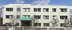 三階建ての外観