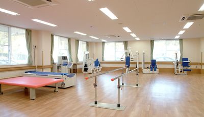 充実した設備の機能訓練室