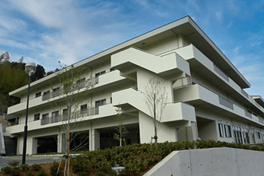 3階建ての建物外観