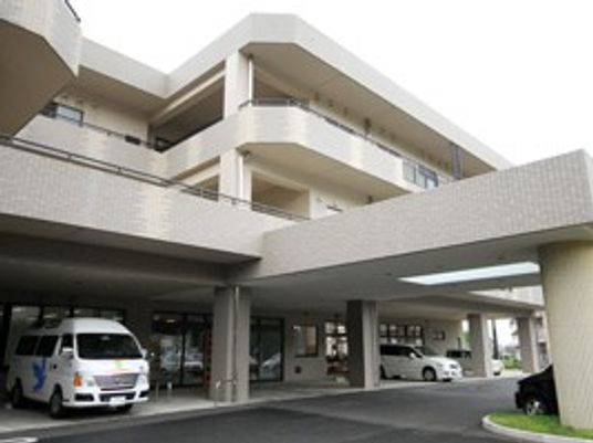 建物正面の外観  
