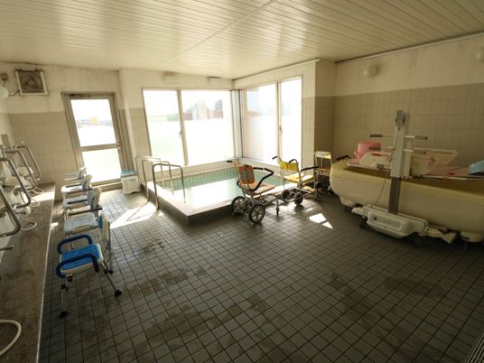 広々とした浴室の様子