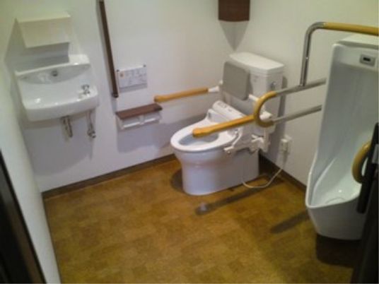 バリアフリーのトイレ設備