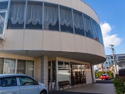 洋風デザインの建物外観