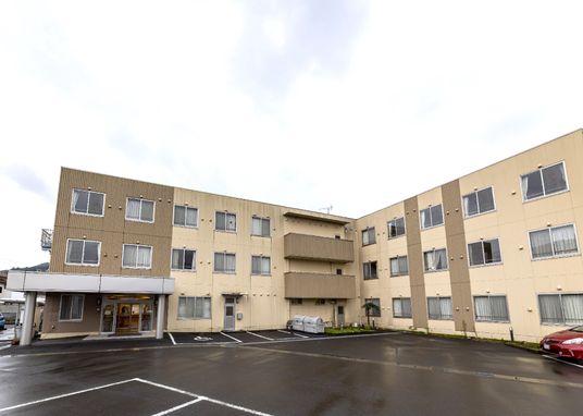 たたずまい穏やかな建物外観