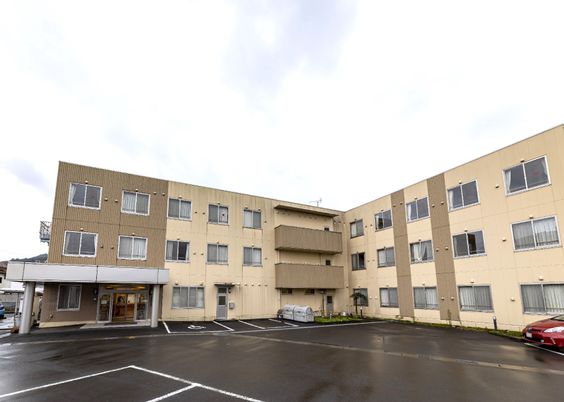 たたずまい穏やかな建物外観