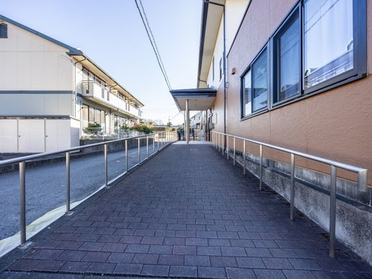 手すり付きスロープ
