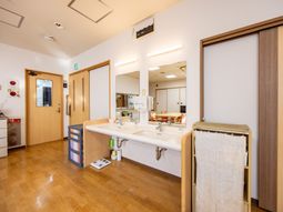 広々とした洗面台