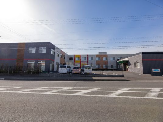 モダンな建物の外観