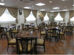 明るい食堂の様子