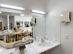 明るい洗面台