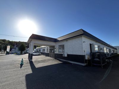 開放的な建物外観