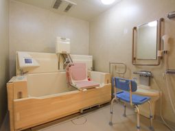 清潔感ある明るい浴室