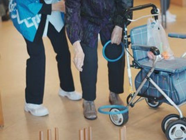 活動の様子 廣間 多目的室 利用者とスタッフが楽しんで活動しています。素敵な雰囲気の中で、充実した時間を過ごせます。