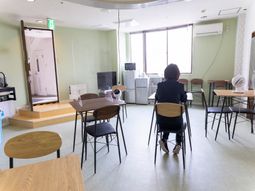 共用スペースの明るい一角