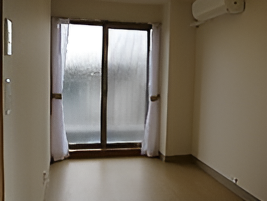 空間広々明るい洋室