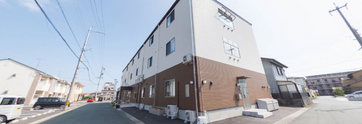 街角に位置する介護施設外観