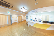 介護施設の室内と受付