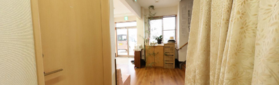 職員用通路と居住エリア