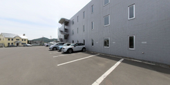 介護施設の外観とエントランス