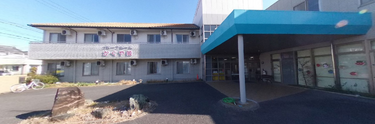 ゆとりある空間の介護施設外観