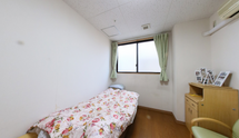 老人ホームの居室内部