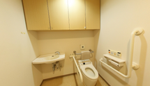 職場の介護施設トイレ空間