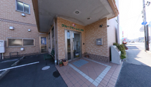 介護施設の外観と付近