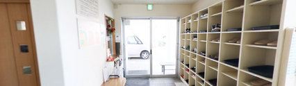 介護施設の入り口内部