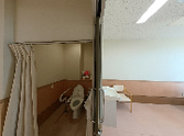 光が入る廊下と部屋