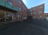 穏やかな外観の建物