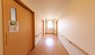 ケアホームの廊下、快適な職場環境